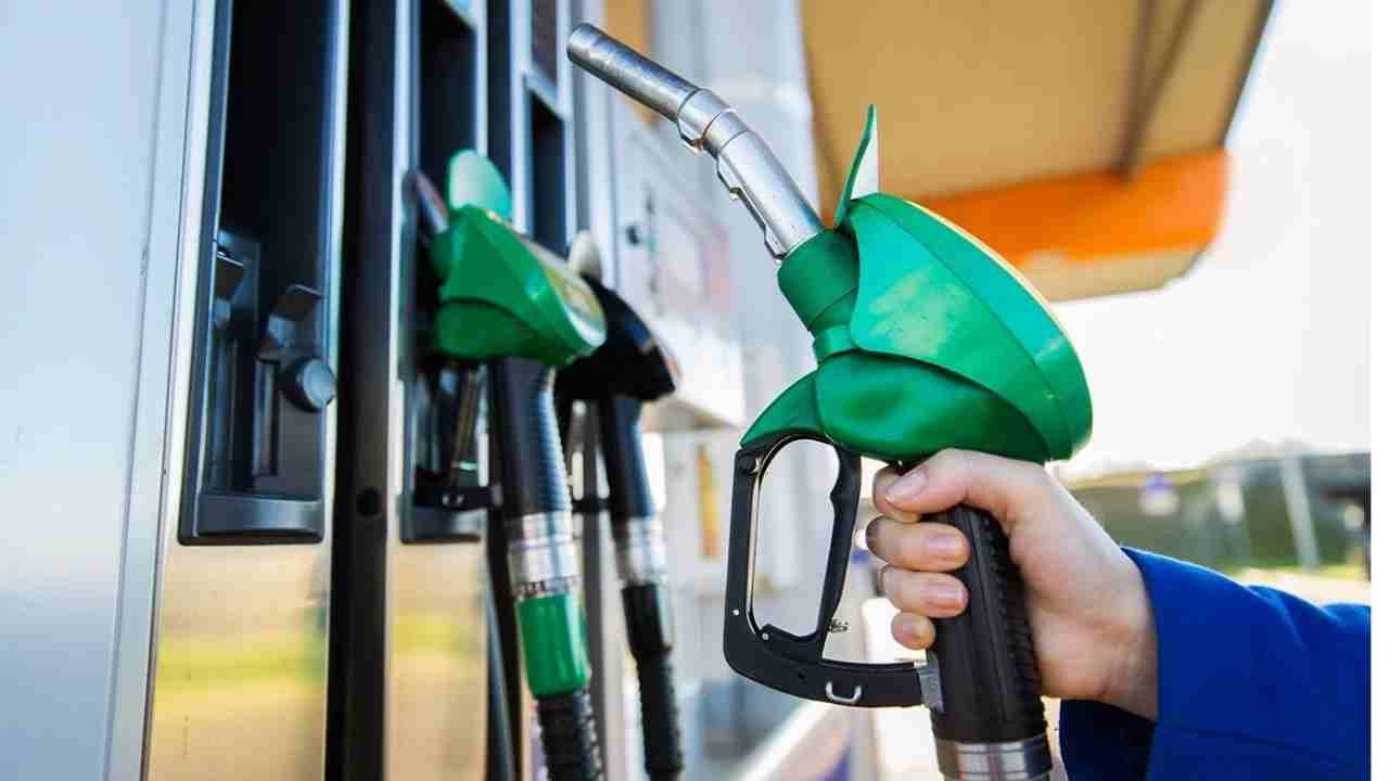 Bonus Benzina Di Euro Nuova Ricarica Per I Titolari Della Carta