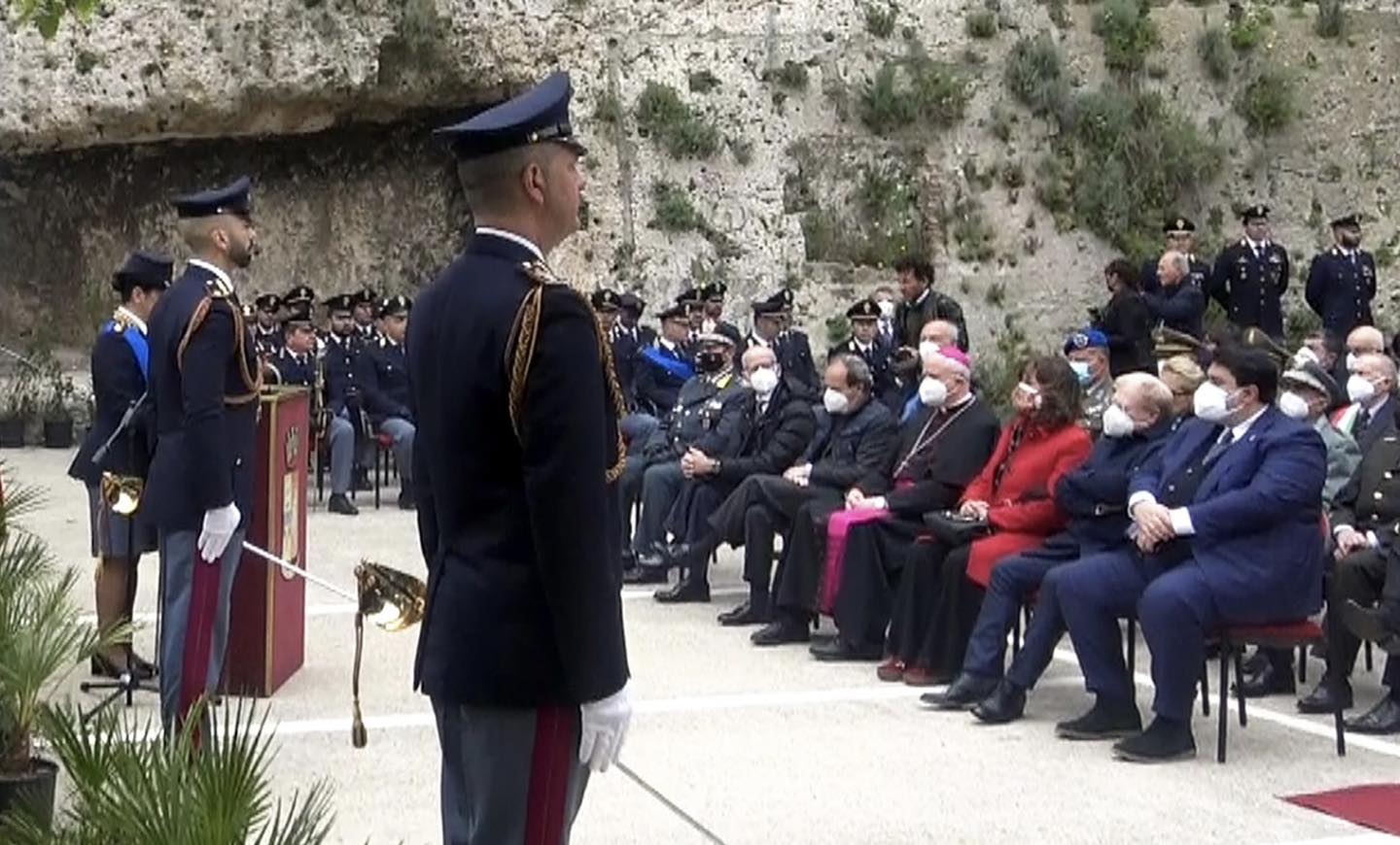 171 anni della Polizia di Stato. 8 milioni di euro per le questure e i  commissariati della Sardegna. Saiu: “Forte impegno della Regione per le Forze  dell'ordine” - CAGLIARI POST 171 anni