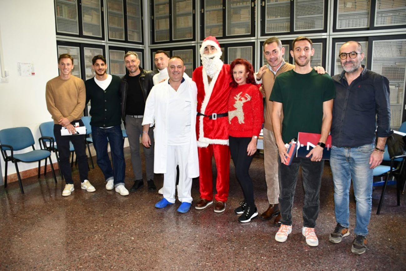 Policlinico universitario, la Torres Calcio porta il Natale in Pediatria