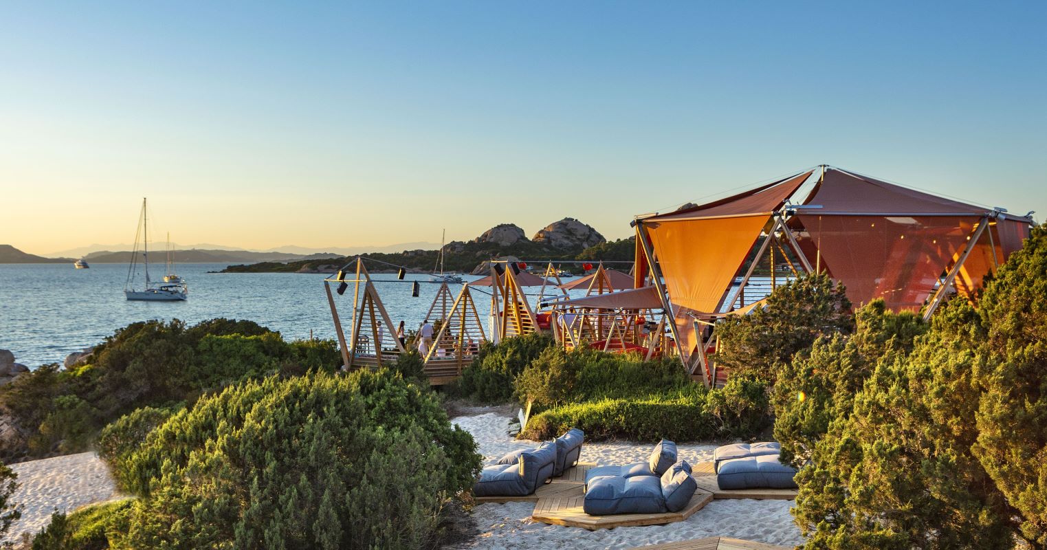 Hotel di Lusso, Forbes Travel Guide premia il 7Pines Resort Sardinia per il secondo anno consecutivo